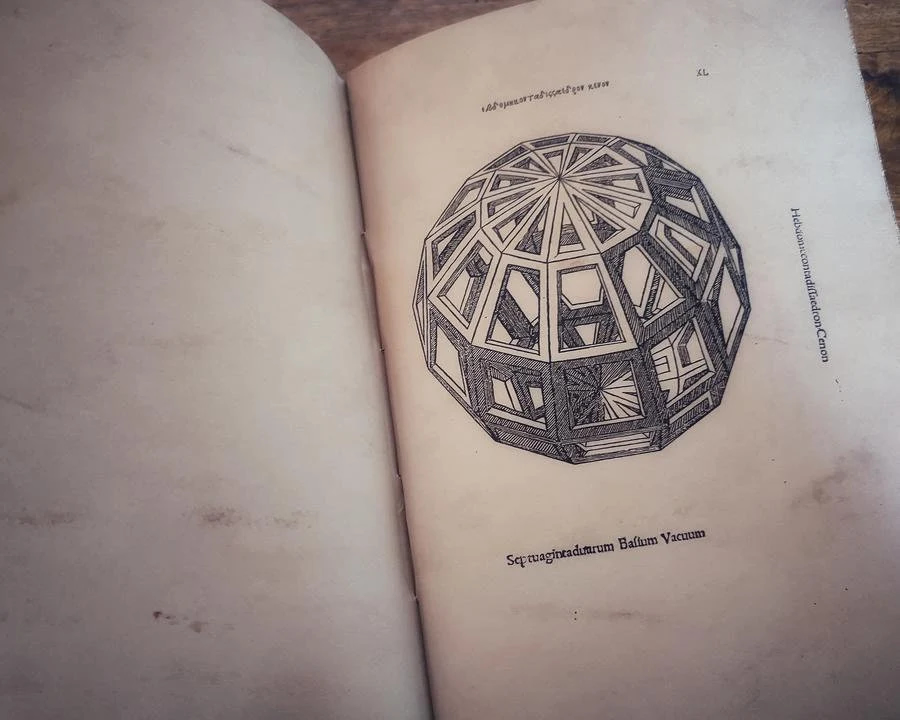 Ilustración original del icosaedro en De Divina Proportione — Leonardo da Vinci para Luca Pacioli, 1509